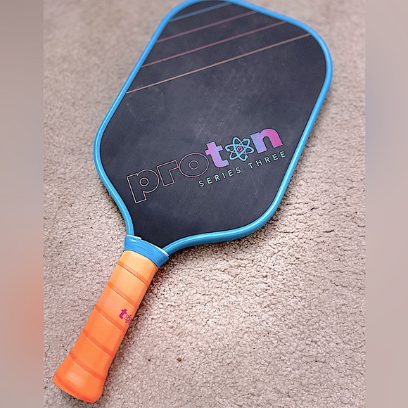 PROTON Series Three Pickleball Paddle - Raw Carbon - Picture 1 of 2